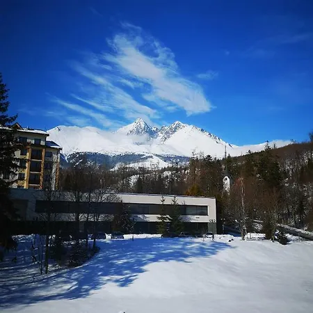 Family In טטרנסקה לומניקה