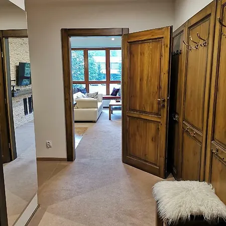 Family In Daire Tatranská Lomnica